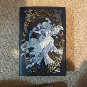 Illumicrate a dark and drowning tide